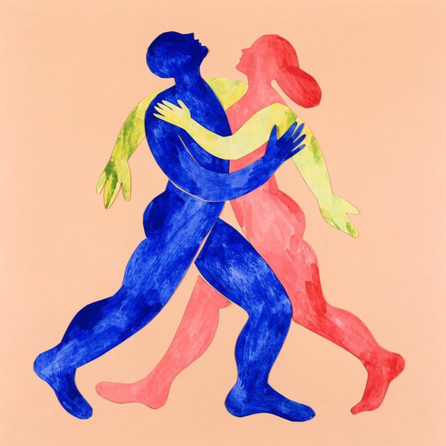 Papier découpé : un homme bleu et une femme corail s'enlacent